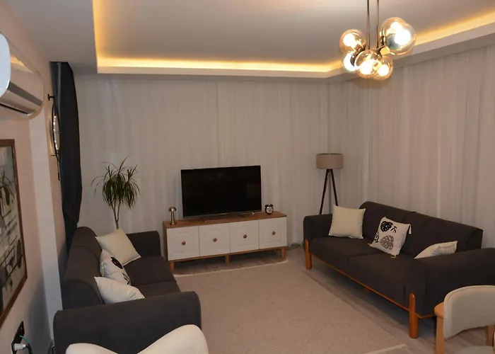 Apartamento Fethiyede evinizdeki rahatlığın adresi 4 oda 1 salon 8 yatak 2 banyo ihtiyacınız olan tüm eşyalar vardır