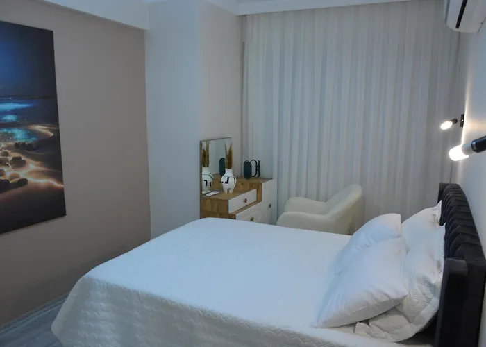 Fethiyede evinizdeki rahatlığın adresi 4 oda 1 salon 8 yatak 2 banyo ihtiyacınız olan tüm eşyalar vardır *
