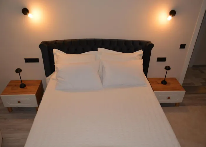 Apartamento Fethiyede evinizdeki rahatlığın adresi 4 oda 1 salon 8 yatak 2 banyo ihtiyacınız olan tüm eşyalar vardır *