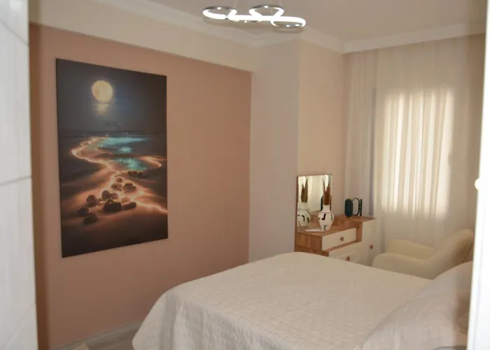 Fethiyede evinizdeki rahatlığın adresi 4 oda 1 salon 8 yatak 2 banyo ihtiyacınız olan tüm eşyalar vardır