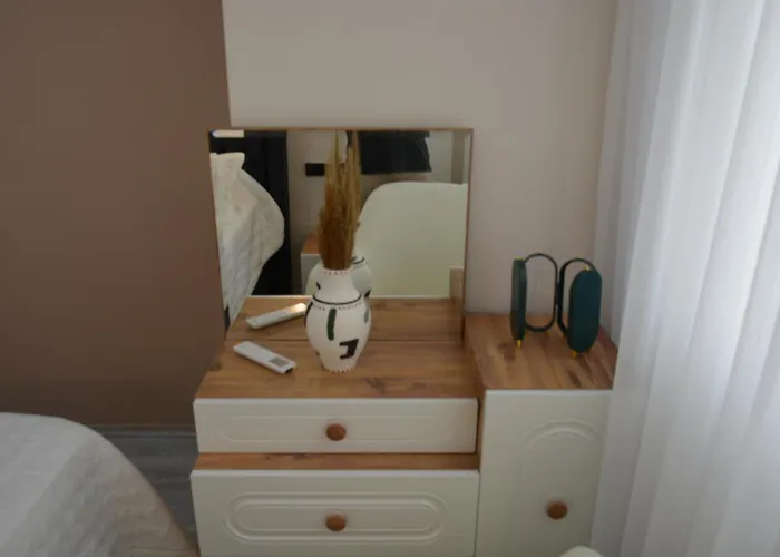 Fethiyede evinizdeki rahatlığın adresi 4 oda 1 salon 8 yatak 2 banyo ihtiyacınız olan tüm eşyalar vardır *