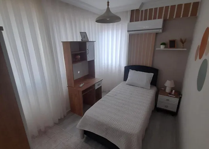 Fethiyede evinizdeki rahatlığın adresi 4 oda 1 salon 8 yatak 2 banyo ihtiyacınız olan tüm eşyalar vardır *