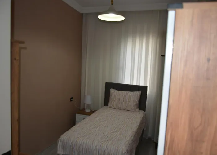 Fethiyede evinizdeki rahatlığın adresi 4 oda 1 salon 8 yatak 2 banyo ihtiyacınız olan tüm eşyalar vardır Apartamento Fethiye