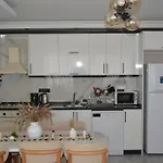 Fethiyede Evinizdeki Rahatlığın Adresi 4 1 Salon 8 Yatak 2 Banyo Ihtiyacınız Olan Tüm Eşyalar Vardır Daire Fethiye