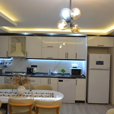 Apartment Fethiyede Evinizdeki Rahatligin Adresi 4 1 Salon 8 Yatak 2 Banyo Ihtiyaciniz Olan Tuem Esyalar Vardir