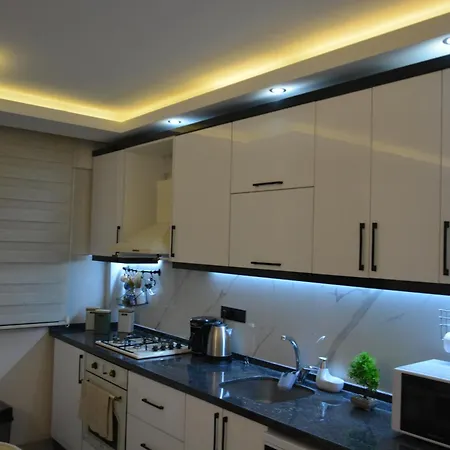 Fethiyede Evinizdeki Rahatligin Adresi 4 1 Salon 8 Yatak 2 Banyo Ihtiyaciniz Olan Tuem Esyalar Vardir Apartment *
