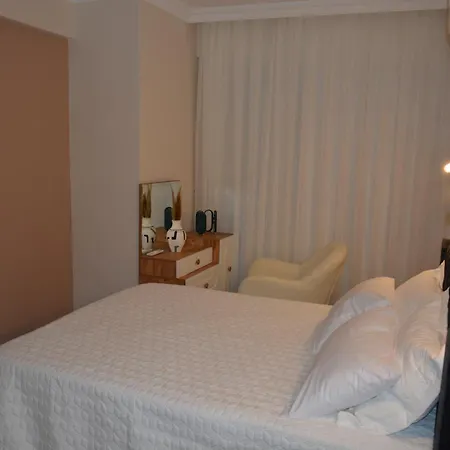 Fethiyede Evinizdeki Rahatligin Adresi 4 1 Salon 8 Yatak 2 Banyo Ihtiyaciniz Olan Tuem Esyalar Vardir * Fethiye