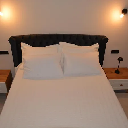 Apartment Fethiyede Evinizdeki Rahatligin Adresi 4 1 Salon 8 Yatak 2 Banyo Ihtiyaciniz Olan Tuem Esyalar Vardir *