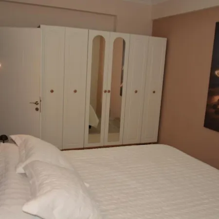Fethiyede Evinizdeki Rahatligin Adresi 4 1 Salon 8 Yatak 2 Banyo Ihtiyaciniz Olan Tuem Esyalar Vardir * Fethiye