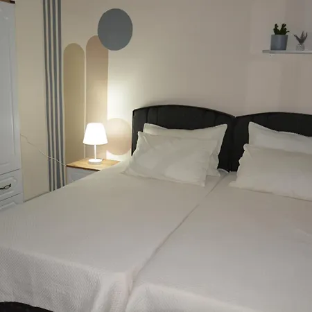 Fethiyede Evinizdeki Rahatligin Adresi 4 1 Salon 8 Yatak 2 Banyo Ihtiyaciniz Olan Tuem Esyalar Vardir *