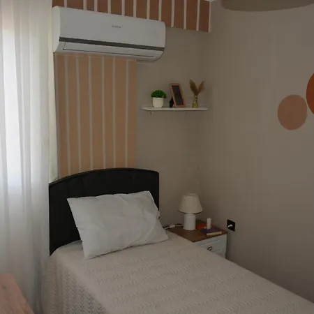 Apartment Fethiyede Evinizdeki Rahatligin Adresi 4 1 Salon 8 Yatak 2 Banyo Ihtiyaciniz Olan Tuem Esyalar Vardir *