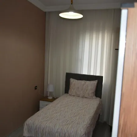 Fethiyede Evinizdeki Rahatligin Adresi 4 1 Salon 8 Yatak 2 Banyo Ihtiyaciniz Olan Tuem Esyalar Vardir Apartment Fethiye