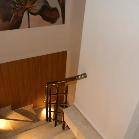 Fethiyede Evinizdeki Rahatligin Adresi 4 1 Salon 8 Yatak 2 Banyo Ihtiyaciniz Olan Tuem Esyalar Vardir Apartment Fethiye