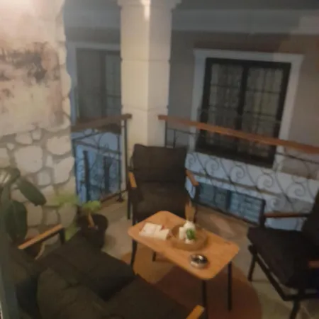 Fethiyede Evinizdeki Rahatligin Adresi 4 1 Salon 8 Yatak 2 Banyo Ihtiyaciniz Olan Tuem Esyalar Vardir Fethiye