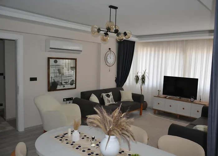 Fethiyede Evinizdeki Rahatligin Adresi 4 Oda 1 Salon 8 Yatak 2 Banyo Ihtiyaciniz Olan Tuem Esyalar Vardir 公寓